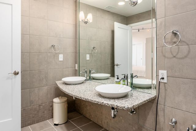 145 N High Street, 400, Columbus, OH 43215