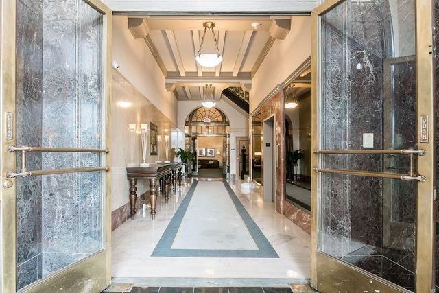 145 N High Street, 400, Columbus, OH 43215