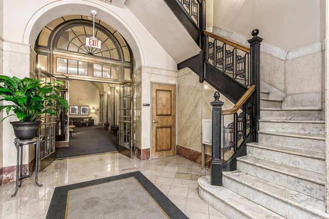 145 N High Street, 400, Columbus, OH 43215