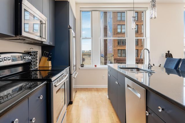 145 N High Street, 400, Columbus, OH 43215