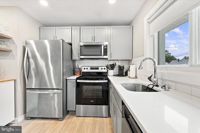 1515 OLD FARM RD, Wilmington, DE 19805