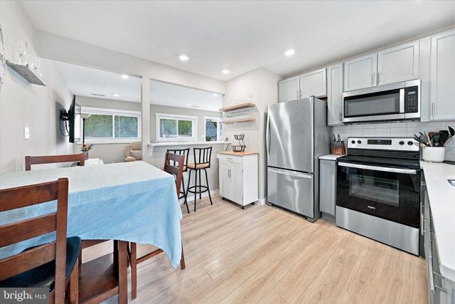1515 OLD FARM RD, Wilmington, DE 19805
