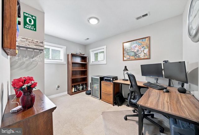1515 OLD FARM RD, Wilmington, DE 19805