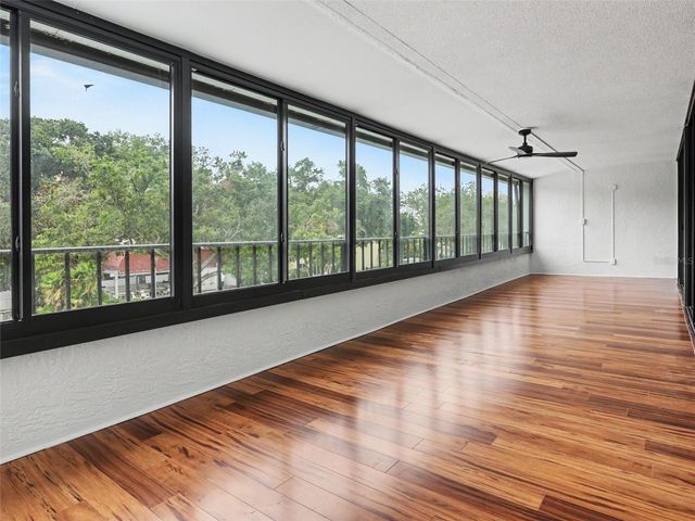 3211 W SWANN AVENUE 302, Tampa, FL 33609