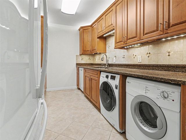 3211 W SWANN AVENUE 302, Tampa, FL 33609