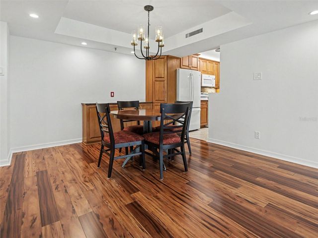 3211 W SWANN AVENUE 302, Tampa, FL 33609
