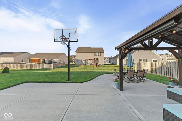 888 Coralberry Lane, Greenwood, IN 46143