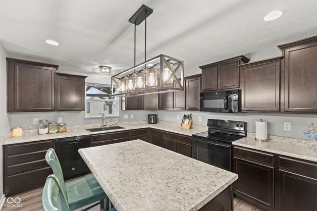 888 Coralberry Lane, Greenwood, IN 46143