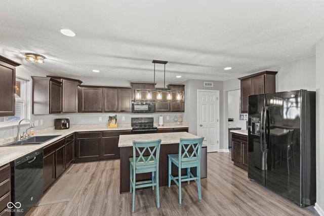 888 Coralberry Lane, Greenwood, IN 46143