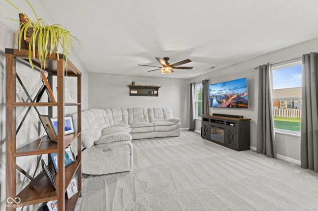 888 Coralberry Lane, Greenwood, IN 46143