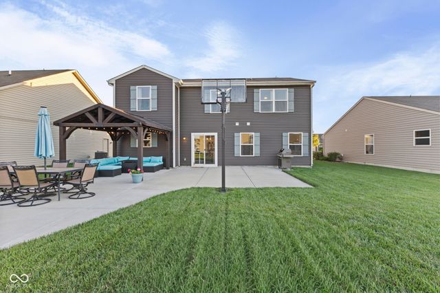 888 Coralberry Lane, Greenwood, IN 46143