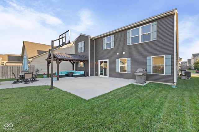 888 Coralberry Lane, Greenwood, IN 46143