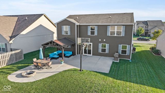 888 Coralberry Lane, Greenwood, IN 46143