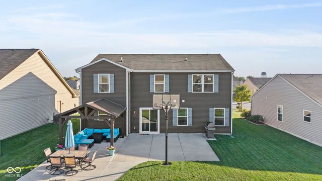 888 Coralberry Lane, Greenwood, IN 46143