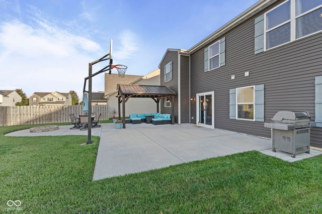 888 Coralberry Lane, Greenwood, IN 46143