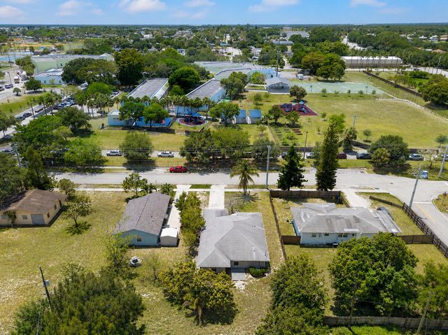 351 NW 8th Avenue, Delray Beach, FL 33444
