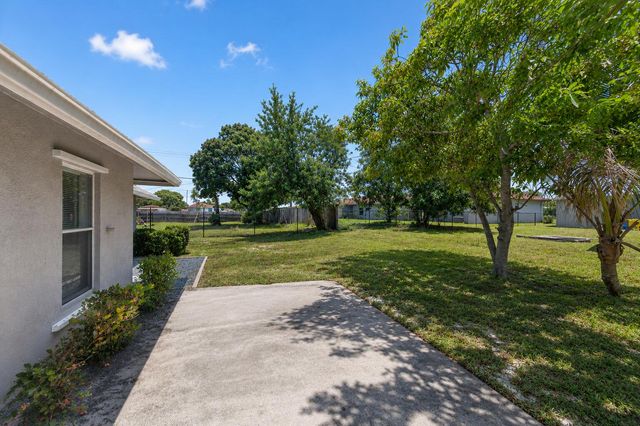 351 NW 8th Avenue, Delray Beach, FL 33444