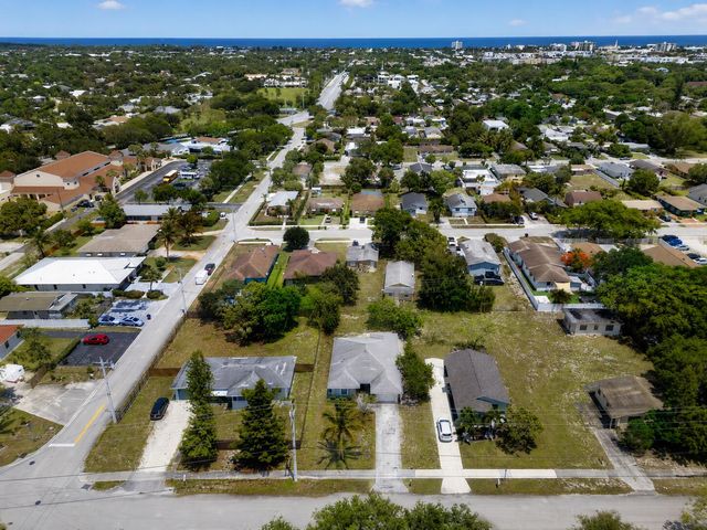 351 NW 8th Avenue, Delray Beach, FL 33444