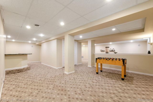 27852 Larson Lane, Farmington Hills, MI 48331