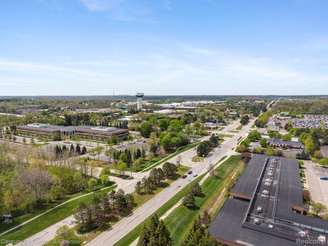 27852 Larson Lane, Farmington Hills, MI 48331