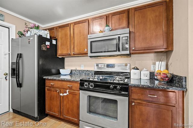 21628 Majestic Drive, Trenton, MI 48183