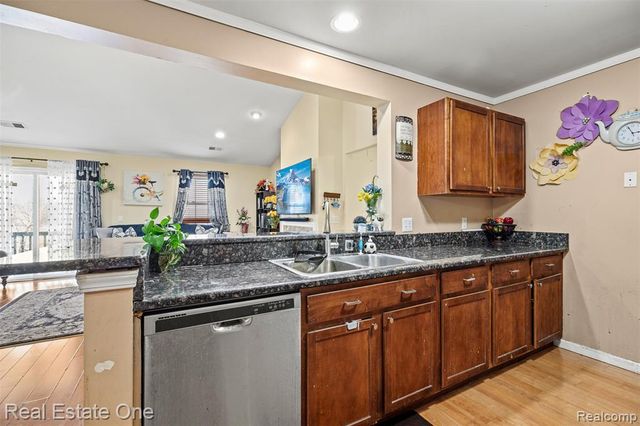 21628 Majestic Drive, Trenton, MI 48183