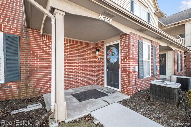 21628 Majestic Drive, Trenton, MI 48183