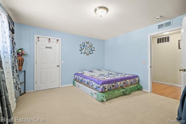 21628 Majestic Drive, Trenton, MI 48183