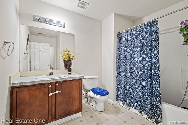 21628 Majestic Drive, Trenton, MI 48183