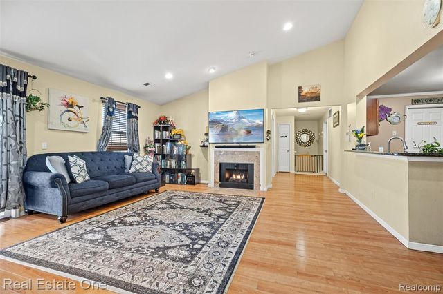 21628 Majestic Drive, Trenton, MI 48183