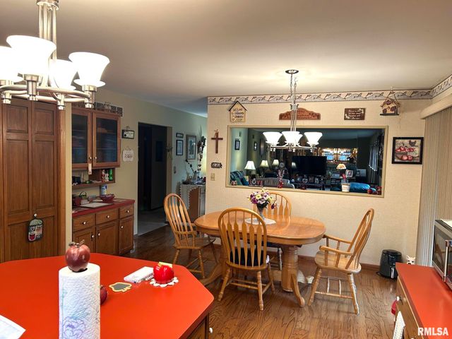1612 SUMMIT Drive, Pekin, IL 61554