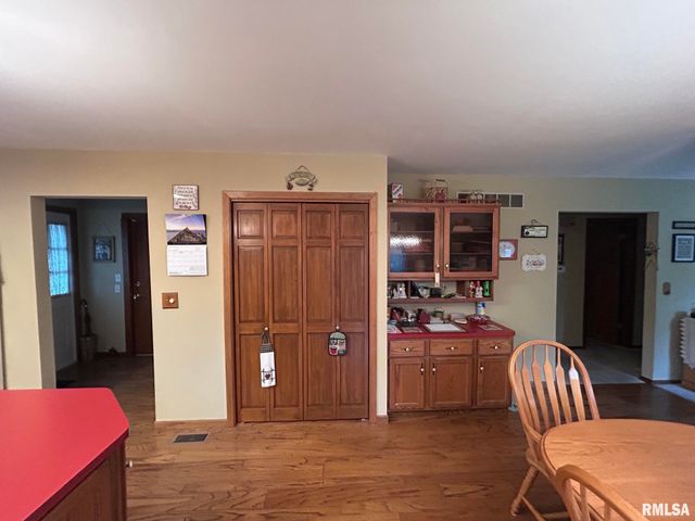 1612 SUMMIT Drive, Pekin, IL 61554