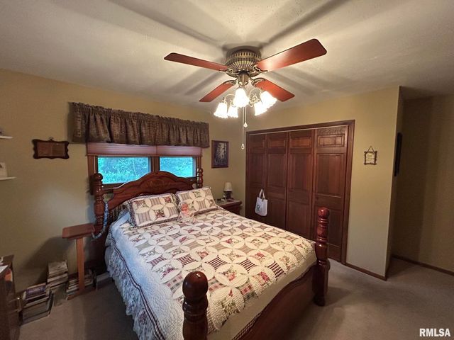 1612 SUMMIT Drive, Pekin, IL 61554