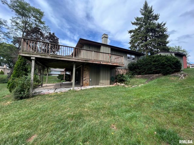 1612 SUMMIT Drive, Pekin, IL 61554