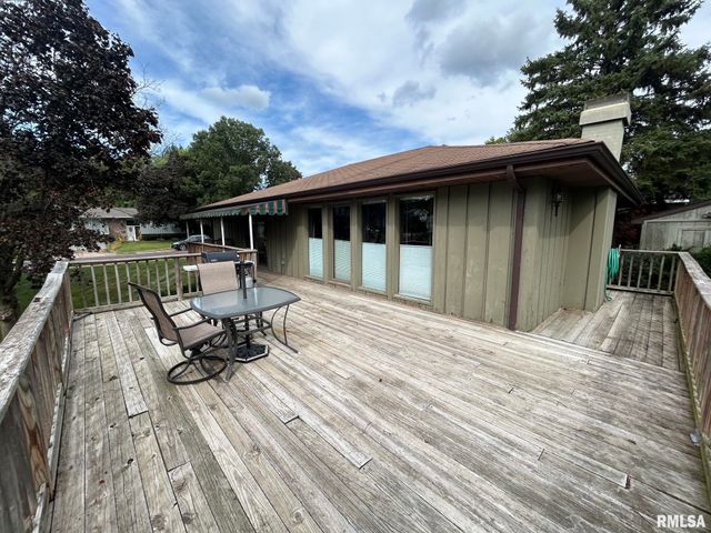 1612 SUMMIT Drive, Pekin, IL 61554