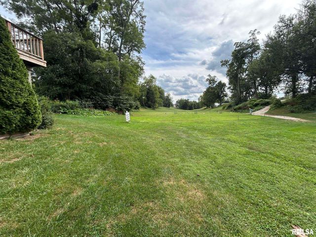 1612 SUMMIT Drive, Pekin, IL 61554
