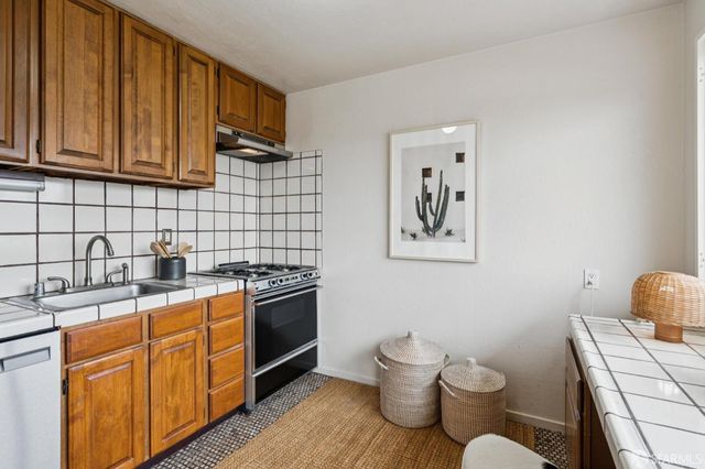 305 Virginia Avenue, San Francisco, CA 94110