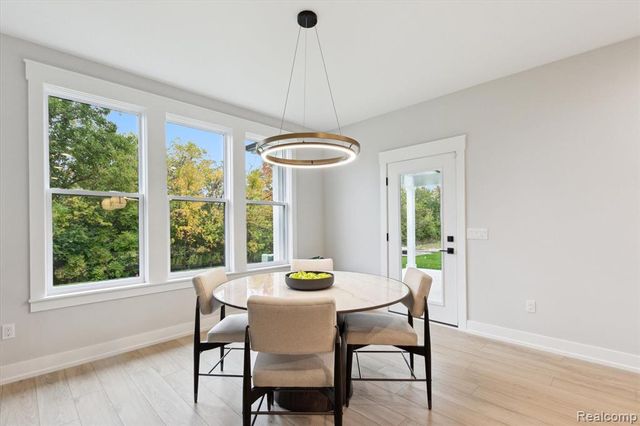 50272 Hedgewood Drive, Canton, MI 48187