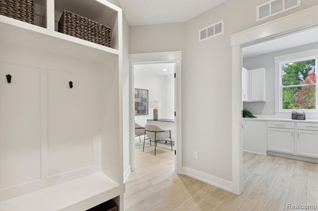 50272 Hedgewood Drive, Canton, MI 48187