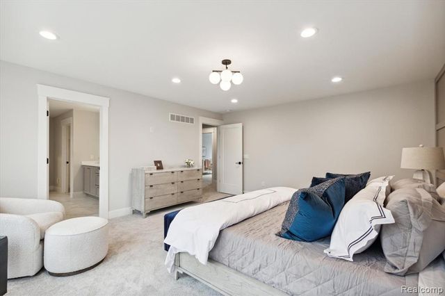 50272 Hedgewood Drive, Canton, MI 48187