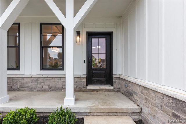 50272 Hedgewood Drive, Canton, MI 48187