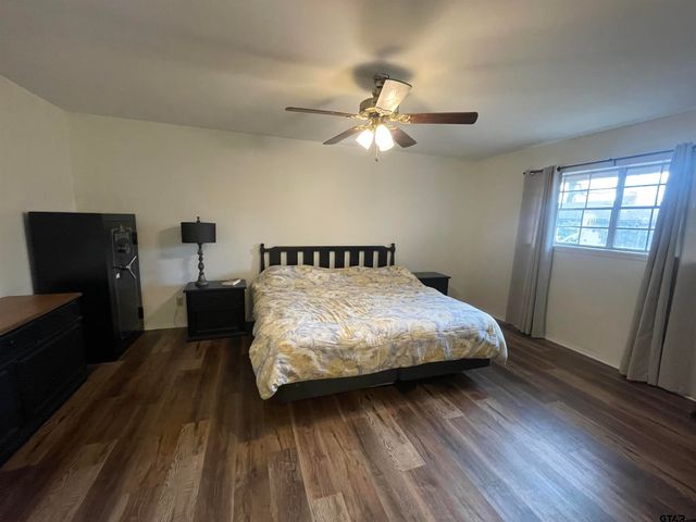 2101 Woodbine Drive, Gladewater, TX 75647