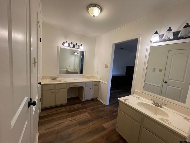 2101 Woodbine Drive, Gladewater, TX 75647