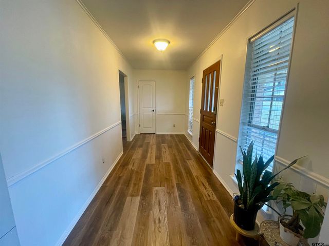 2101 Woodbine Drive, Gladewater, TX 75647