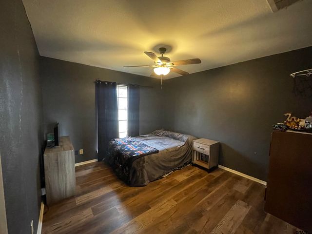 2101 Woodbine Drive, Gladewater, TX 75647