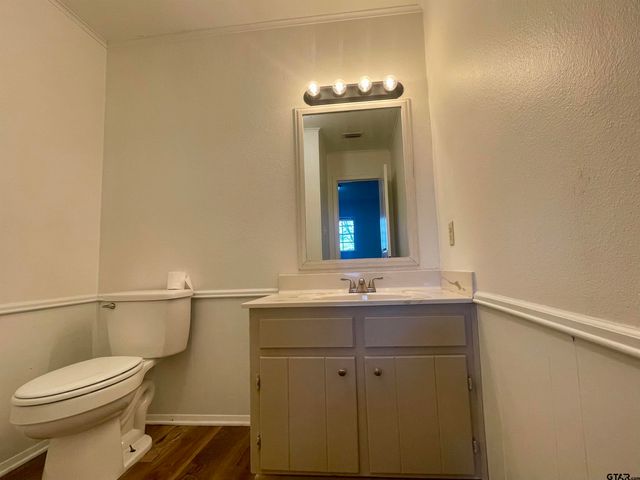 2101 Woodbine Drive, Gladewater, TX 75647