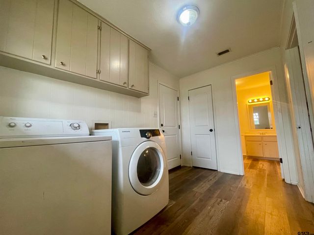 2101 Woodbine Drive, Gladewater, TX 75647