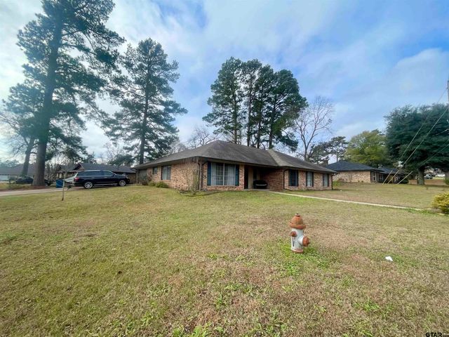 2101 Woodbine Drive, Gladewater, TX 75647