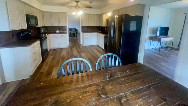 2101 Woodbine Drive, Gladewater, TX 75647