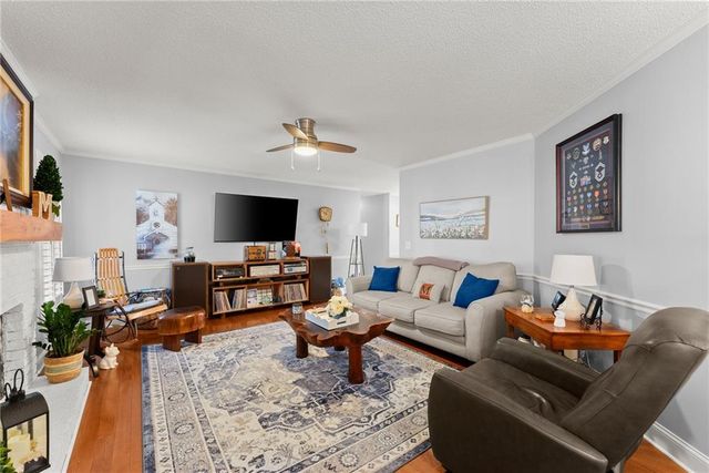 6229 Ivy Springs Drive, Flowery Branch, GA 30542